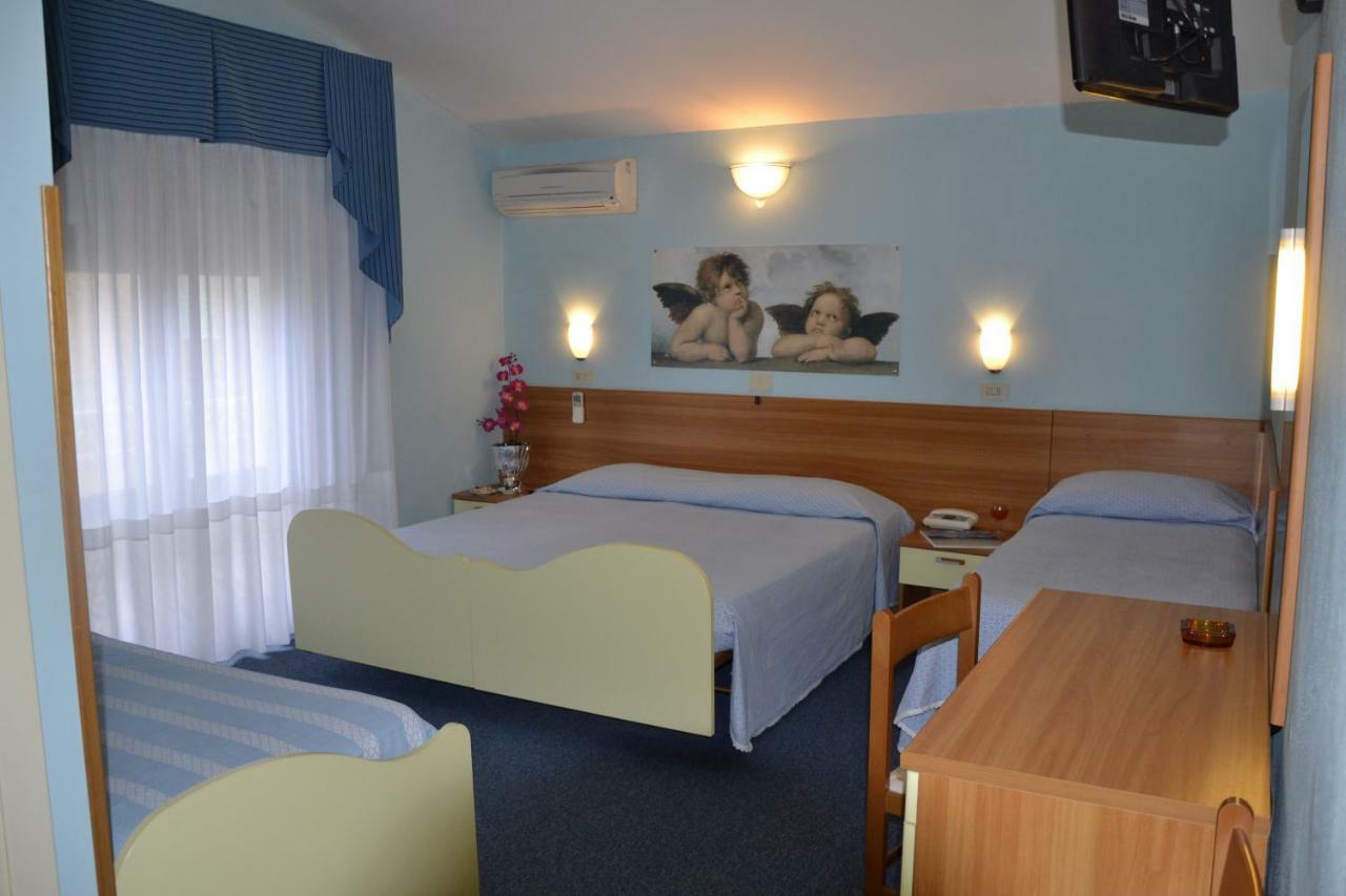 Lory Hotel 3*