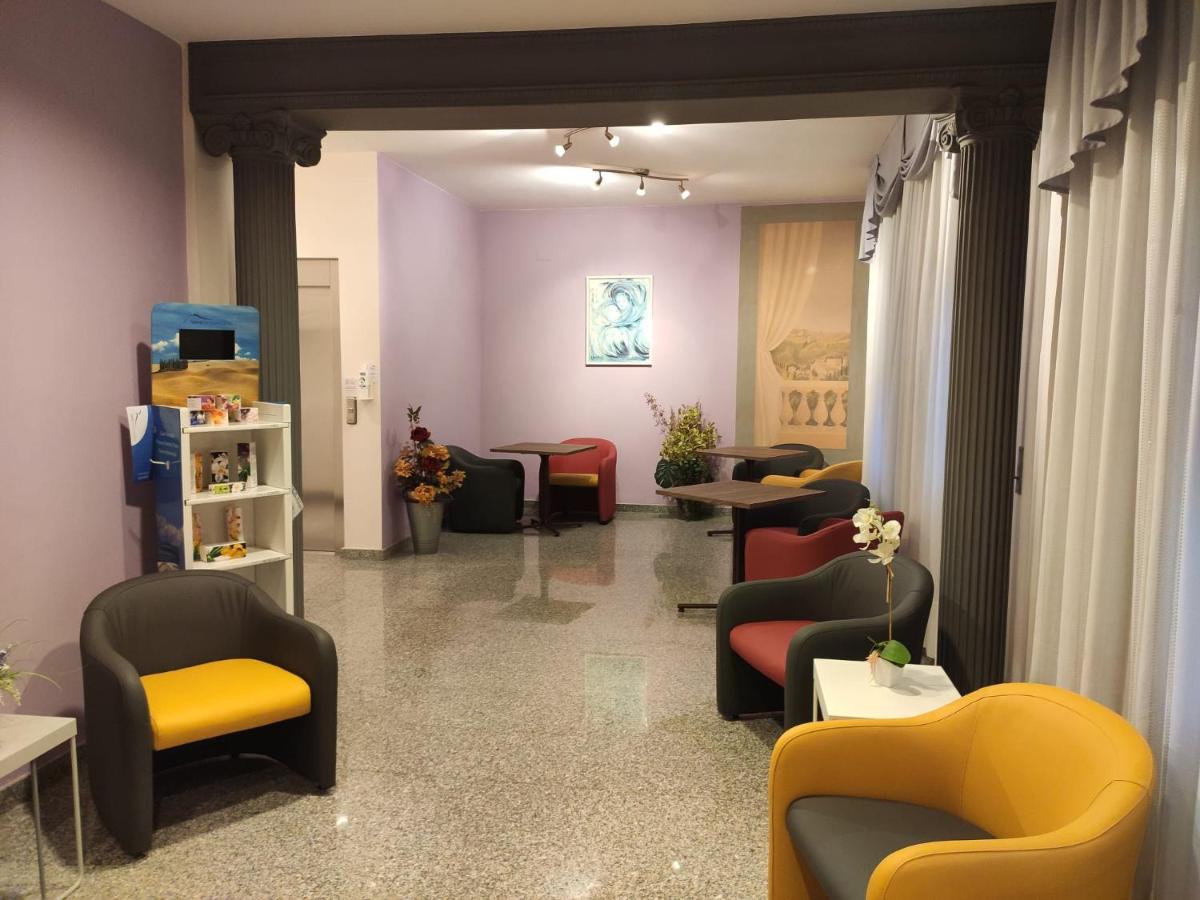 Hotel Lory&my Wellness , La è Aperta Solo Nei Week-end A Pagamento E Su Richiesta 3*