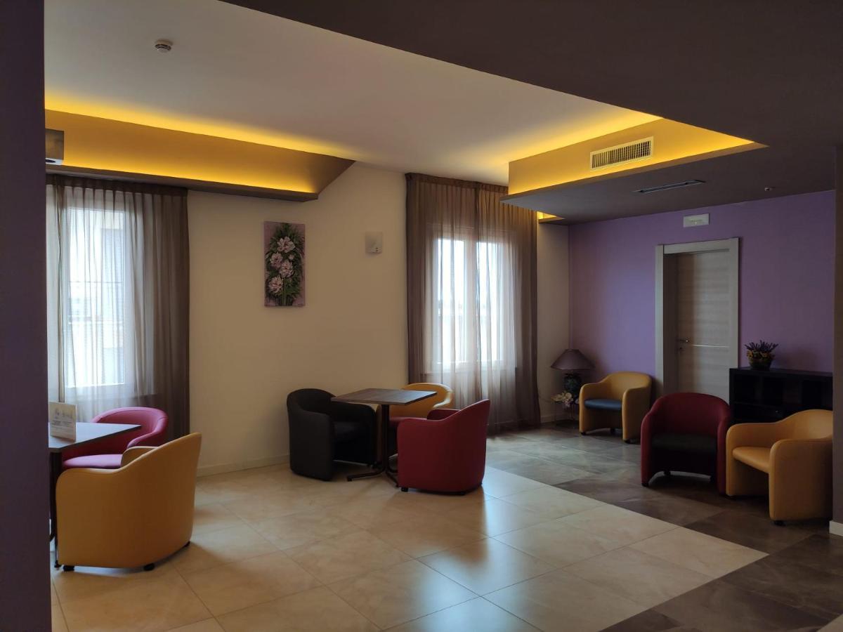 Hotel Lory&my Wellness , La è Aperta Solo Nei Week-end A Pagamento E Su Richiesta