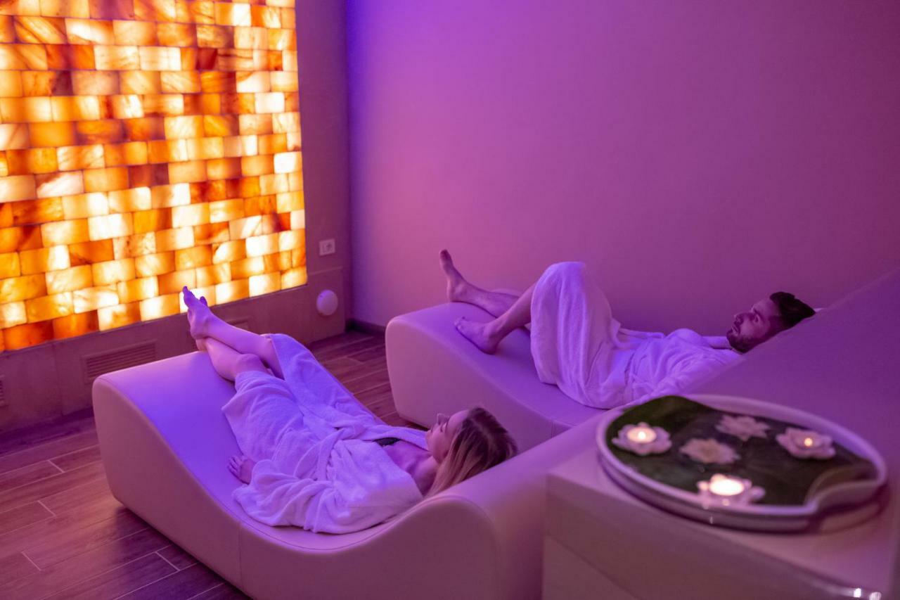 Hotel Lory&my Wellness , La è Aperta Solo Nei Week-end A Pagamento E Su Richiesta
